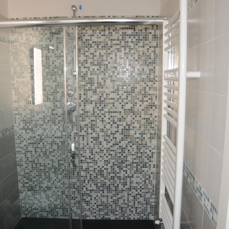 Affittacamere La Perla - Camera Matrimoniale con Bagno Privato - 10