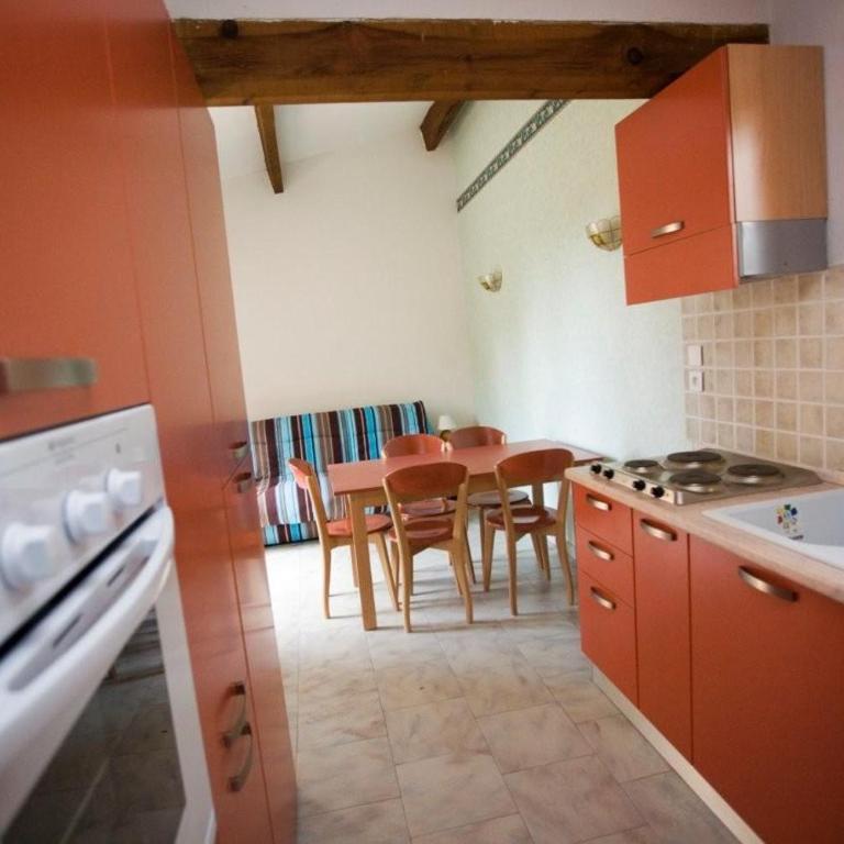 Résidence Padro - Appartement 2 Chambres avec Climatisation - 4