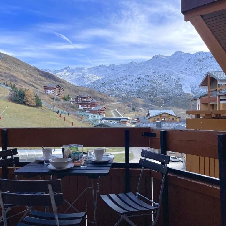 CI55 2 pieces coin montagne Sud skis aux pieds - One-Bedroom Apartment with Balcony and Mountain View - 2