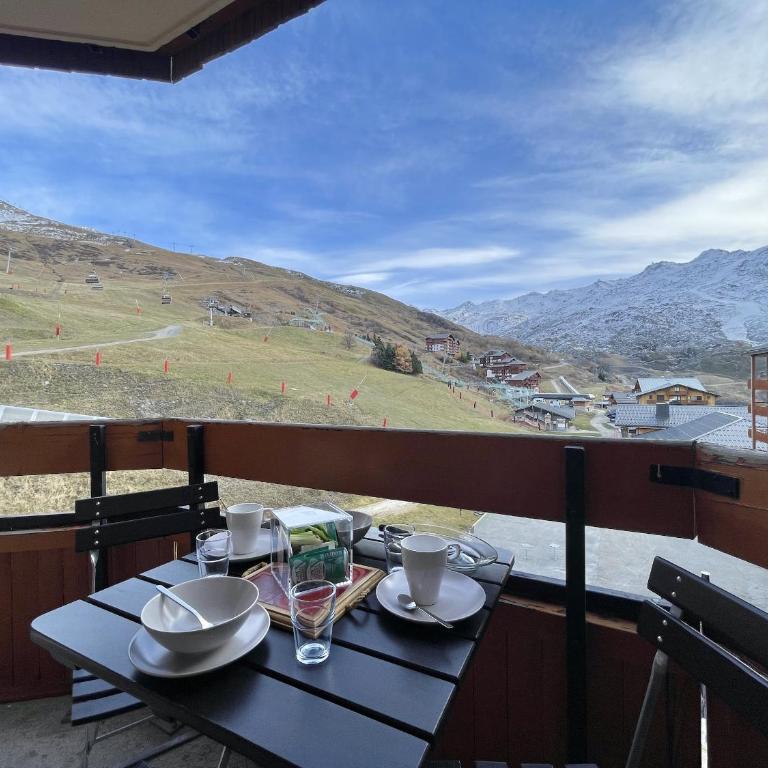 CI55 2 pieces coin montagne Sud skis aux pieds - One-Bedroom Apartment with Balcony and Mountain View - 16