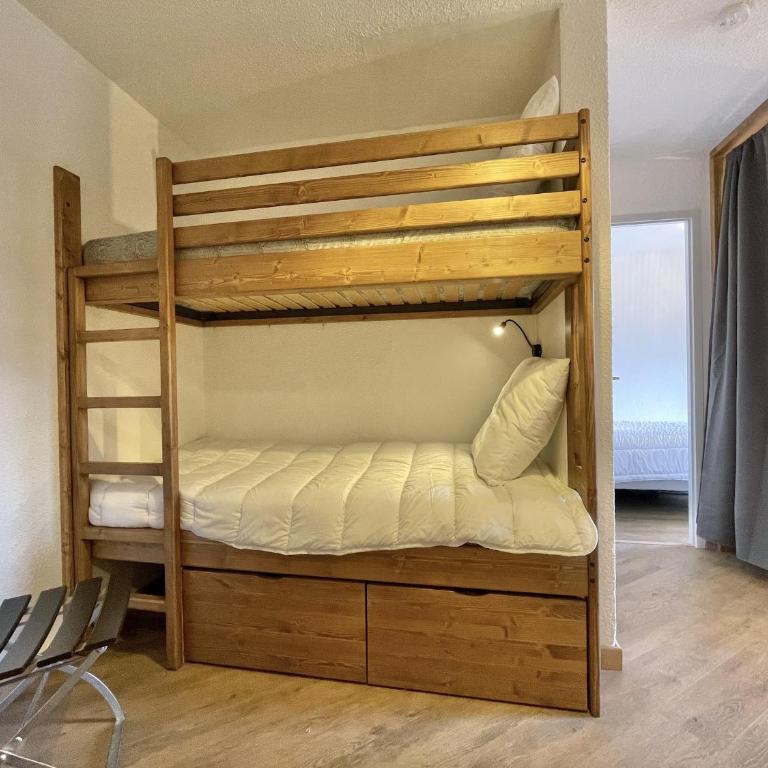 CI55 2 pieces coin montagne Sud skis aux pieds - One-Bedroom Apartment with Balcony and Mountain View - 23