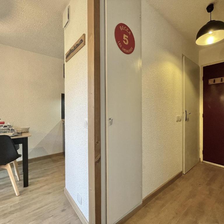 CI55 2 pieces coin montagne Sud skis aux pieds - One-Bedroom Apartment with Balcony and Mountain View - 22