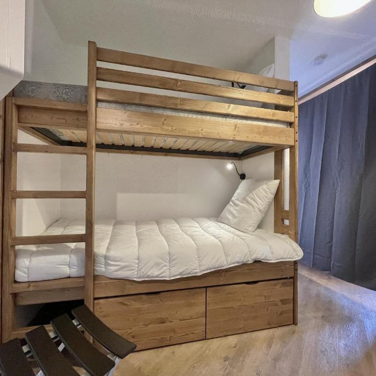 CI55 2 pieces coin montagne Sud skis aux pieds - One-Bedroom Apartment with Balcony and Mountain View - 24