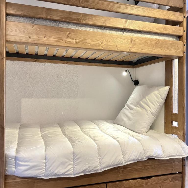 CI55 2 pieces coin montagne Sud skis aux pieds - One-Bedroom Apartment with Balcony and Mountain View - 31
