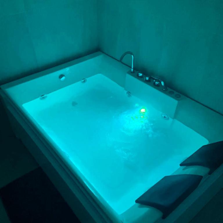 Loft35 - Vasca Idromassaggio - Nel cuore di Palermo - Self check-in - Appartamento con 1 Camera da Letto - 4