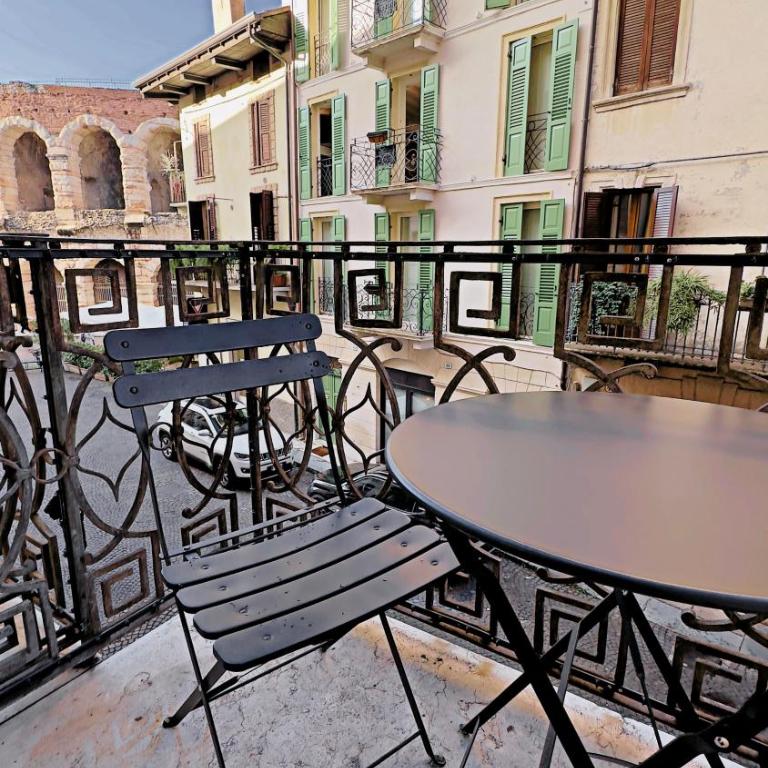 Truly Verona - Appartamento con Balcone - Arena Design - Via Leoncino 35 - 4