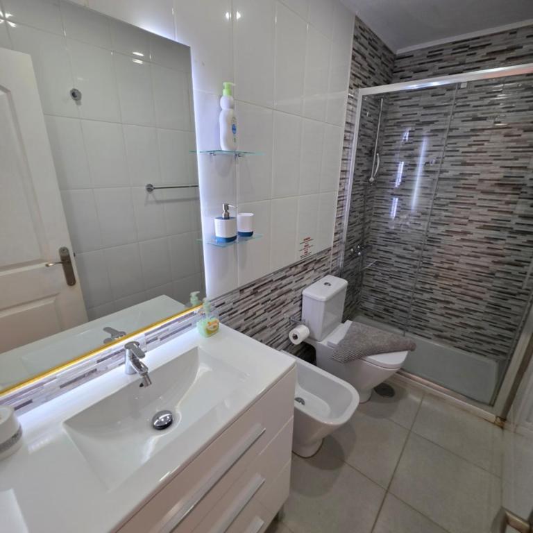 Apartment Jacaranda 2 by sea and beach, pool, very central, dishwasher, Wifi, fantastic seaview - Apartamento de 2 dormitorios - 5