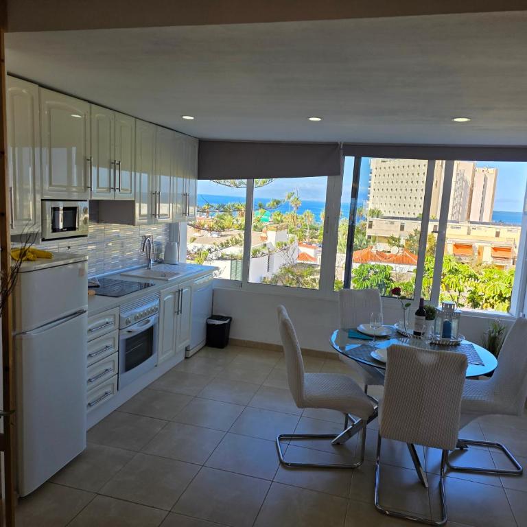 Apartment Jacaranda 2 by sea and beach, pool, very central, dishwasher, Wifi, fantastic seaview - Apartamento de 2 dormitorios - 10