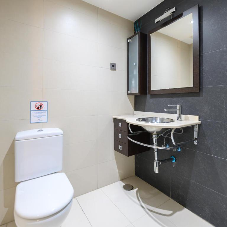 Acogedor Dúplex con Cocina Abierta y Suite Privada en Madrid LDM11034 - One-Bedroom Apartment - 5