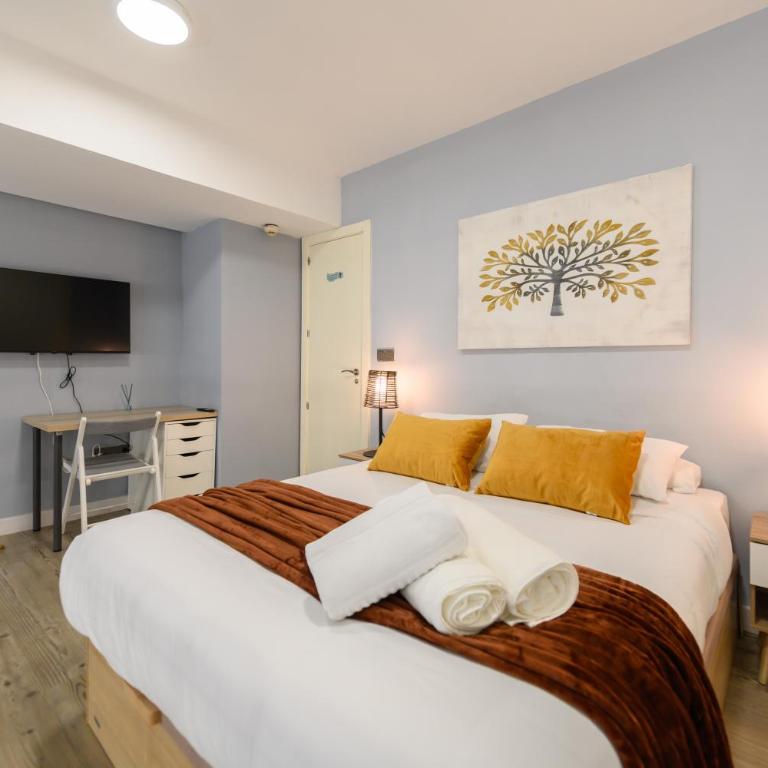 Acogedor Dúplex con Cocina Abierta y Suite Privada en Madrid LDM11034 - One-Bedroom Apartment - 1