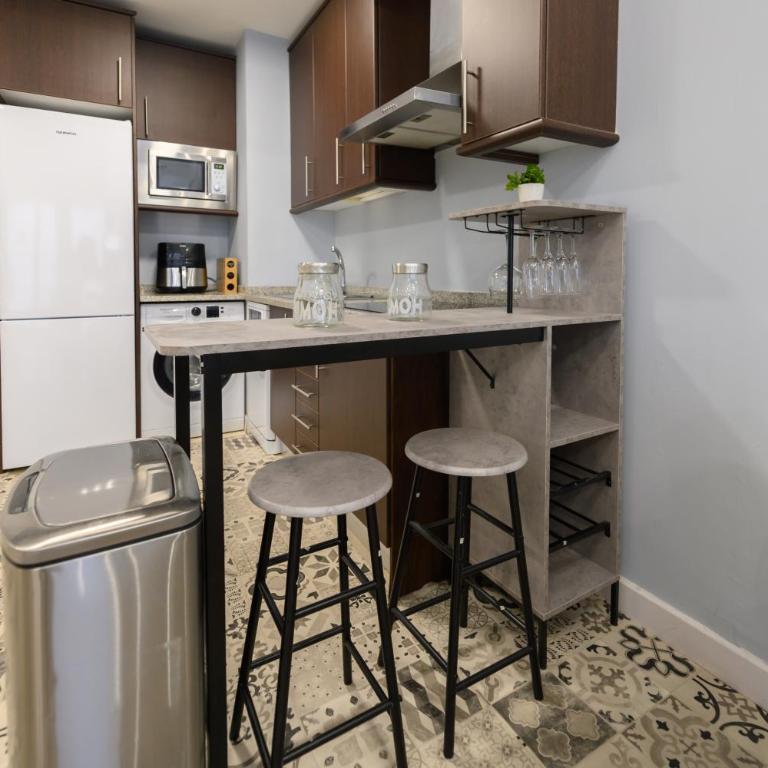 Acogedor Dúplex con Cocina Abierta y Suite Privada en Madrid LDM11034 - One-Bedroom Apartment - 42