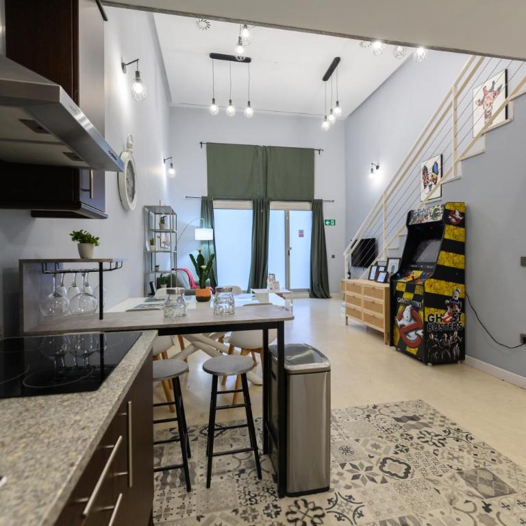 Acogedor Dúplex con Cocina Abierta y Suite Privada en Madrid LDM11034 - One-Bedroom Apartment - 40
