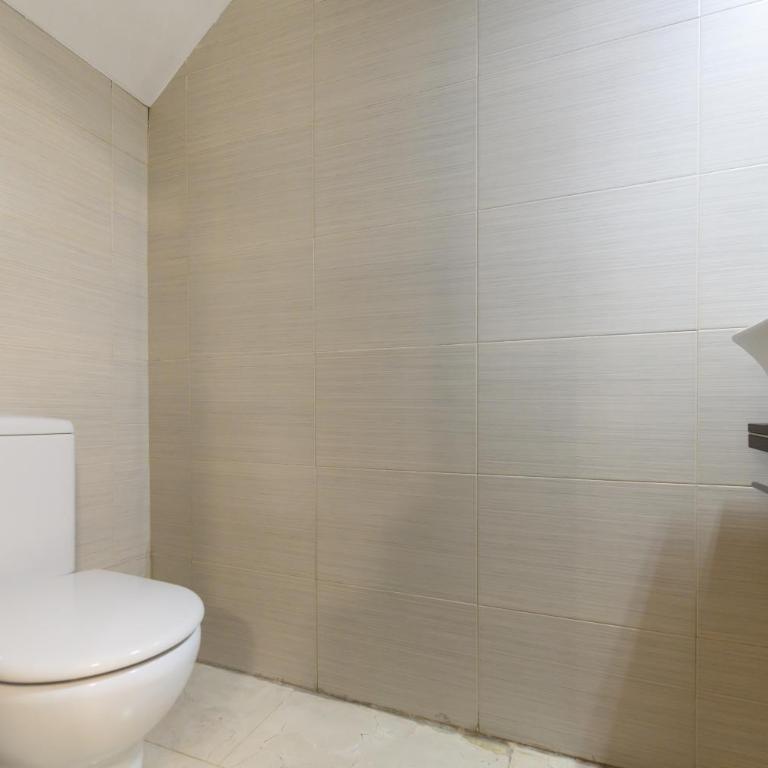 Acogedor Dúplex con Cocina Abierta y Suite Privada en Madrid LDM11034 - One-Bedroom Apartment - 44