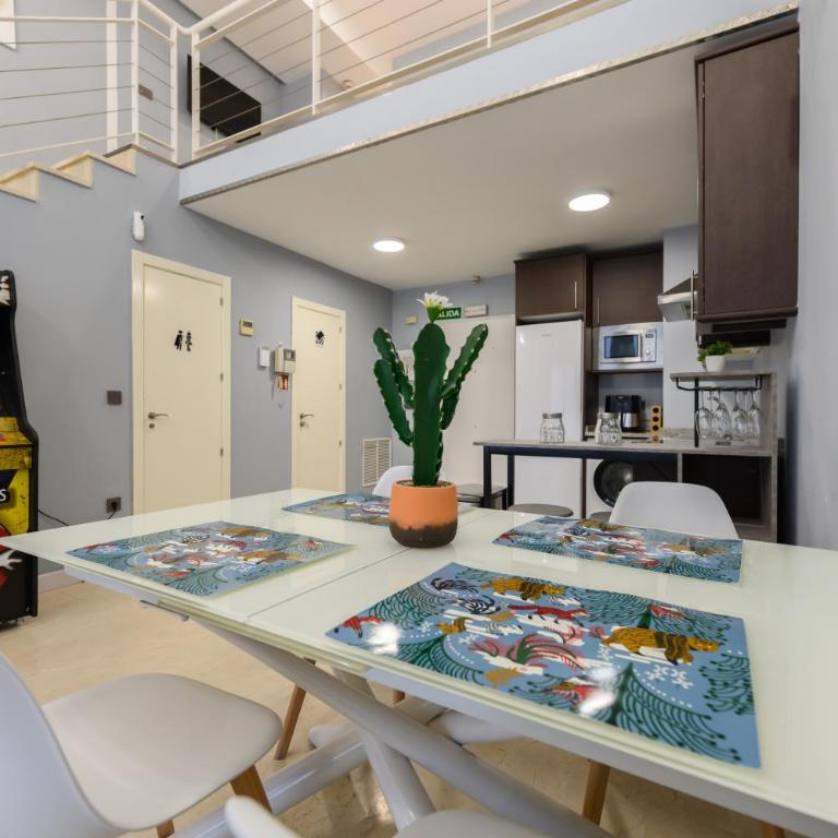 Acogedor Dúplex con Cocina Abierta y Suite Privada en Madrid LDM11034 - One-Bedroom Apartment - 57