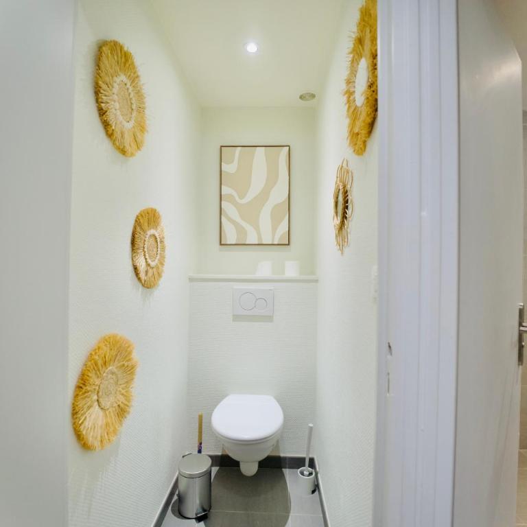 Modern & Hypercentre, Private Balcony - Two-Bedroom Deluxe Apartment with Balcony - 22