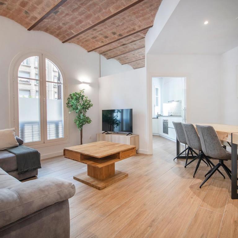You Stylish Uptown Barcelona Apartments - Two-Bedroom Apartment - 3