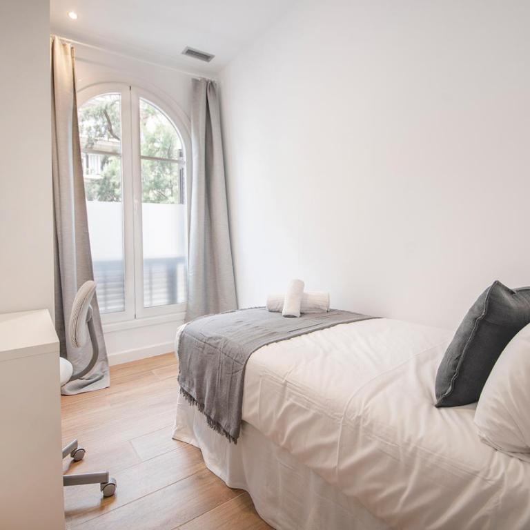 You Stylish Uptown Barcelona Apartments - Two-Bedroom Apartment - 16