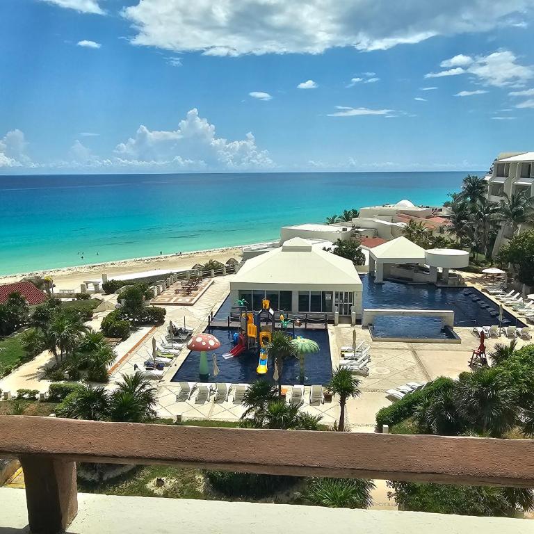 Beachfront condos - Studio with Balcony - 7