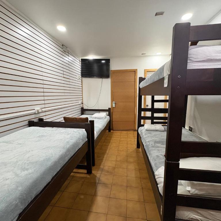 Hotel Angelmontt - Habitación Cuádruple Estándar - 6