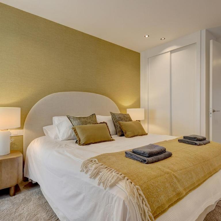 Ground Floor, Sea View Apartment at Estepona Hills! - Apartamento de 3 dormitorios - 74