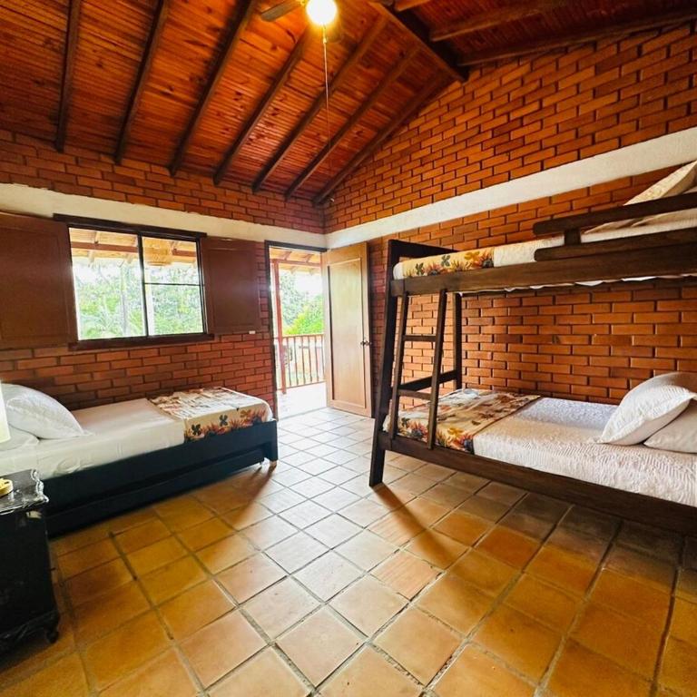 Farm in Montenegro, Quindío - Chalet - 14