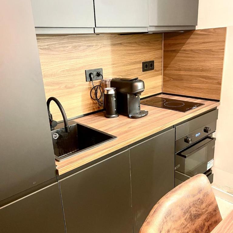 Madrid Rio 8 People 3 Bedrooms 3 Bathrooms 2 Patios Parking - Apartment - 5