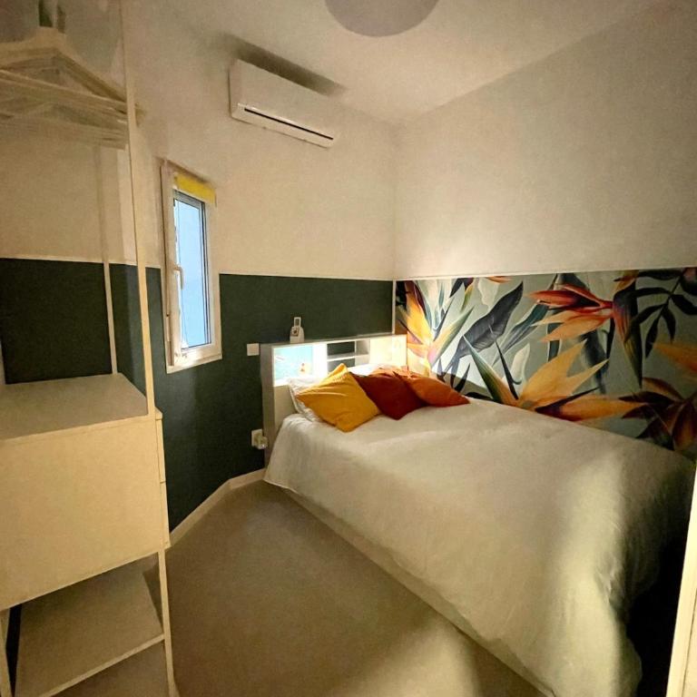 Madrid Rio 8 People 3 Bedrooms 3 Bathrooms 2 Patios Parking - Apartment - 24