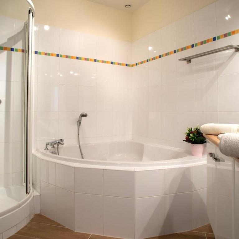 Demeure d'exception sur le Golf De Biscarrosse avec piscine chauffée - Maison 4 Chambres - 17