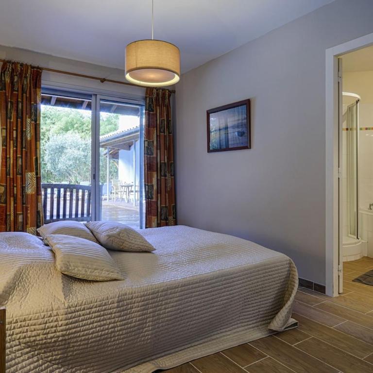 Demeure d'exception sur le Golf De Biscarrosse avec piscine chauffée - Maison 4 Chambres - 16