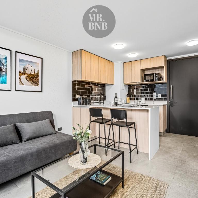 Capitan Orella Apartments by Mr BnB - One-Bedroom Apartment with Balcony - 2
