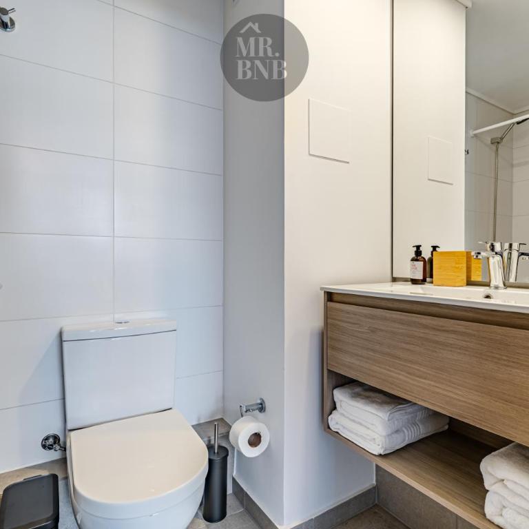 Capitan Orella Apartments by Mr BnB - One-Bedroom Apartment with Balcony - 6