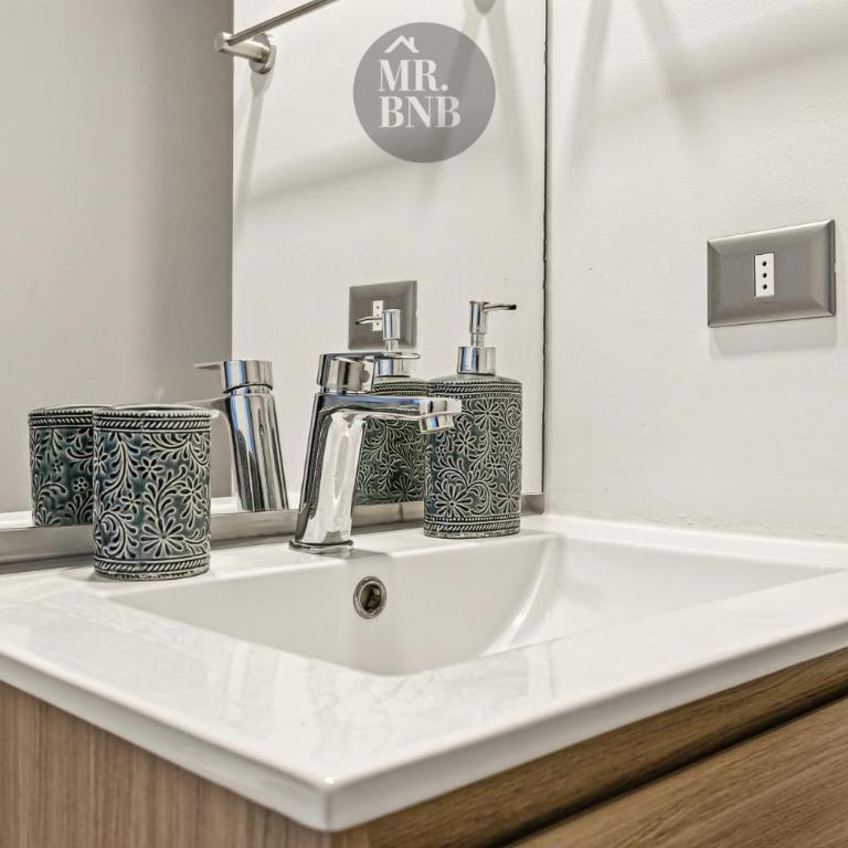 Capitan Orella Apartments by Mr BnB - One-Bedroom Apartment with Balcony - 10