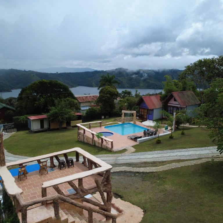 Casa Horizonte | Piscina, Zona social, Vista Lago - Casa de 4 dormitorios - 13