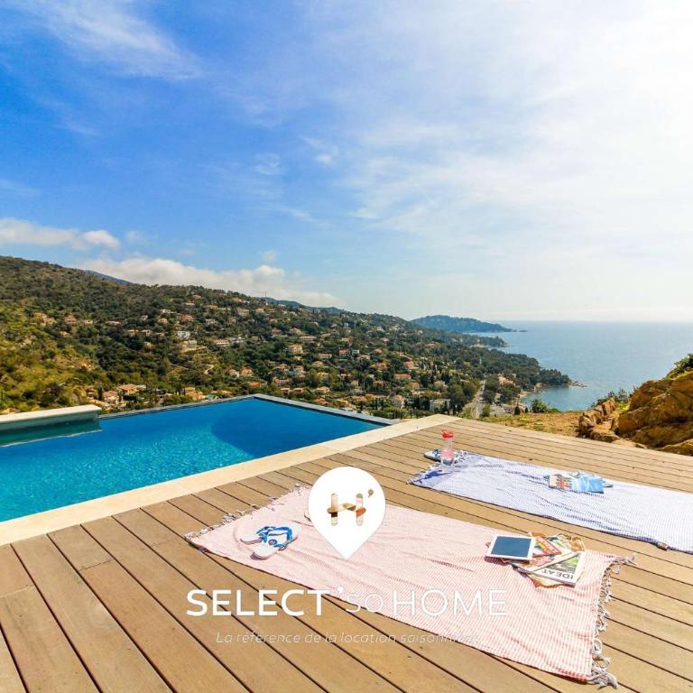 SELECT'soHOME - T2 sur les hauteurs d'Aiguebelle avec piscine privée, parking et vue mer !- ROCCA BELLA - Appartement - Vue sur Mer - 1