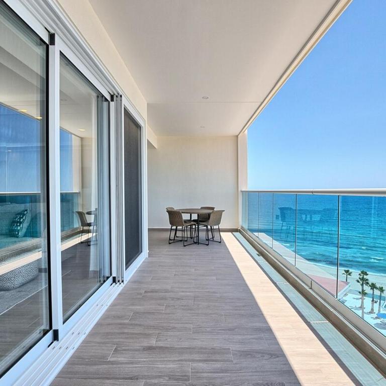 Luxury 2-Bed Condo At Encantame Towers - Two-Bedroom Apartment - Oceanfront - 12