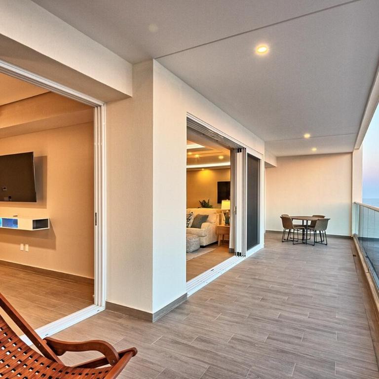 Luxury 2-Bed Condo At Encantame Towers - Two-Bedroom Apartment - Oceanfront - 15