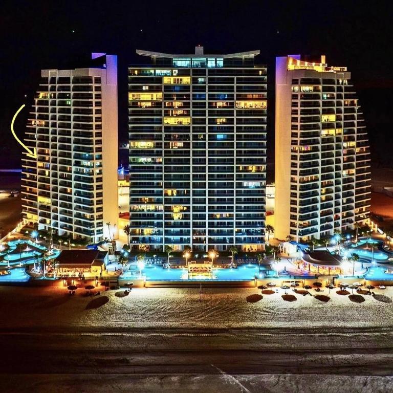 Luxury 2-Bed Condo At Encantame Towers - Two-Bedroom Apartment - Oceanfront - 19