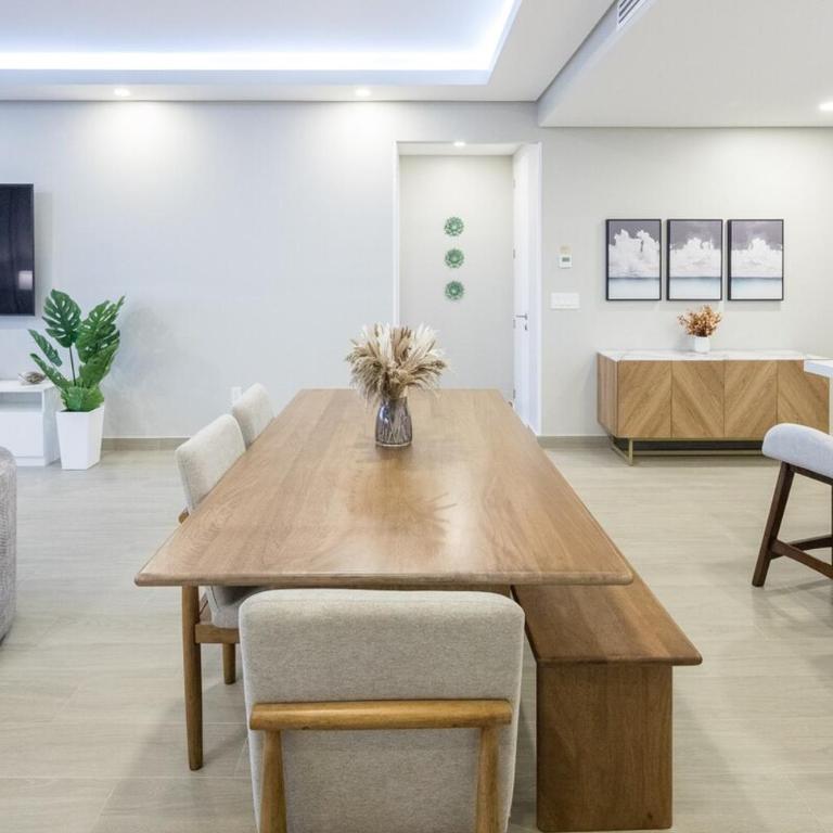 Luxury 2-Bed Condo At Encantame Towers - Two-Bedroom Apartment - Oceanfront - 24