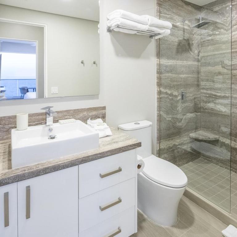 Luxury 2-Bed Condo At Encantame Towers - Two-Bedroom Apartment - Oceanfront - 26