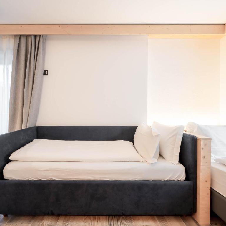 Spires Hotel - Camera Familiare con Balcone - 2