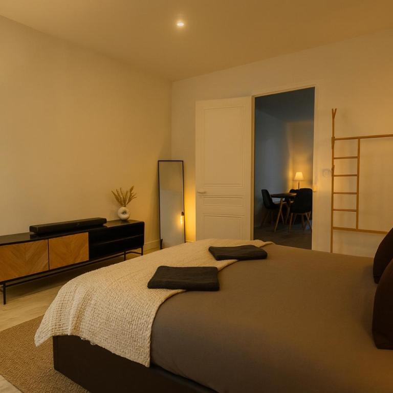 Cinéma & Jacuzzi aux Étoiles - CasaBianca Suite - Appartement 1 Chambre - 2