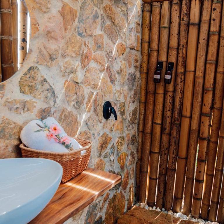 Cabañas con jacuzzi y chimenea - Casa Floral, Marinilla - Chalet - 7