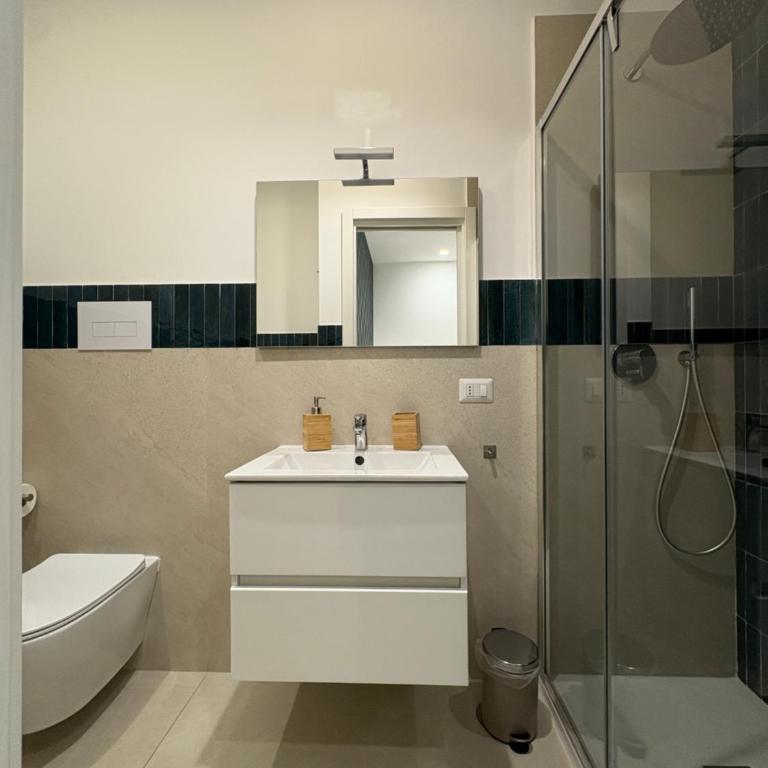 Napoli Maison - Camera Matrimoniale con Bagno Privato - 13