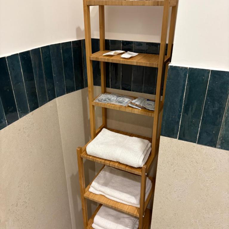 Napoli Maison - Camera Matrimoniale con Bagno Privato - 18