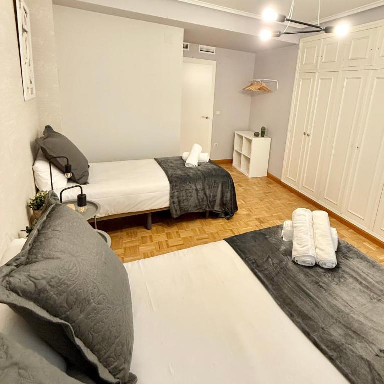 Vive Zaragoza VIII - Three-Bedroom Apartment - 16
