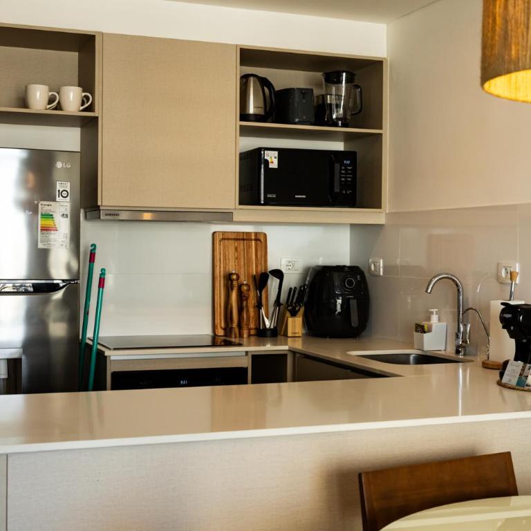 Modern 1BR, High-Speed WiFi, Shopping del Sol - Apartamento - 28