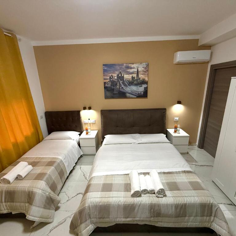 Desire guest House - Camera Tripla con Bagno Privato - 3