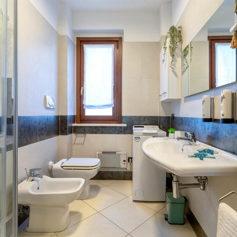 Casa Daneluzzi beachfront with terrace and garage - Two-Bedroom Apartment with Balcony - 20