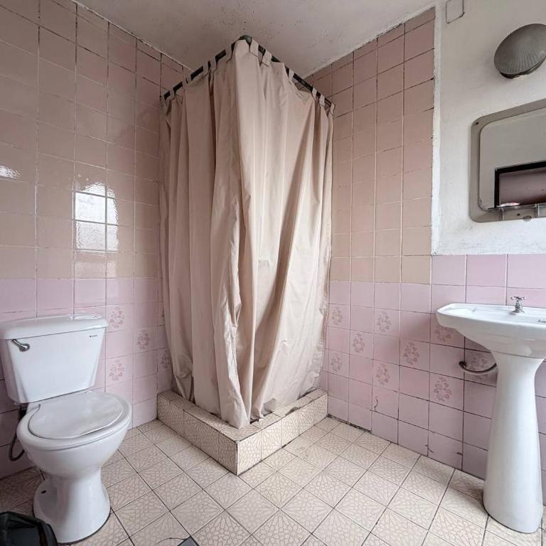 Hostal Tambo de Oro - Quadruple Room with Private Bathroom - 4