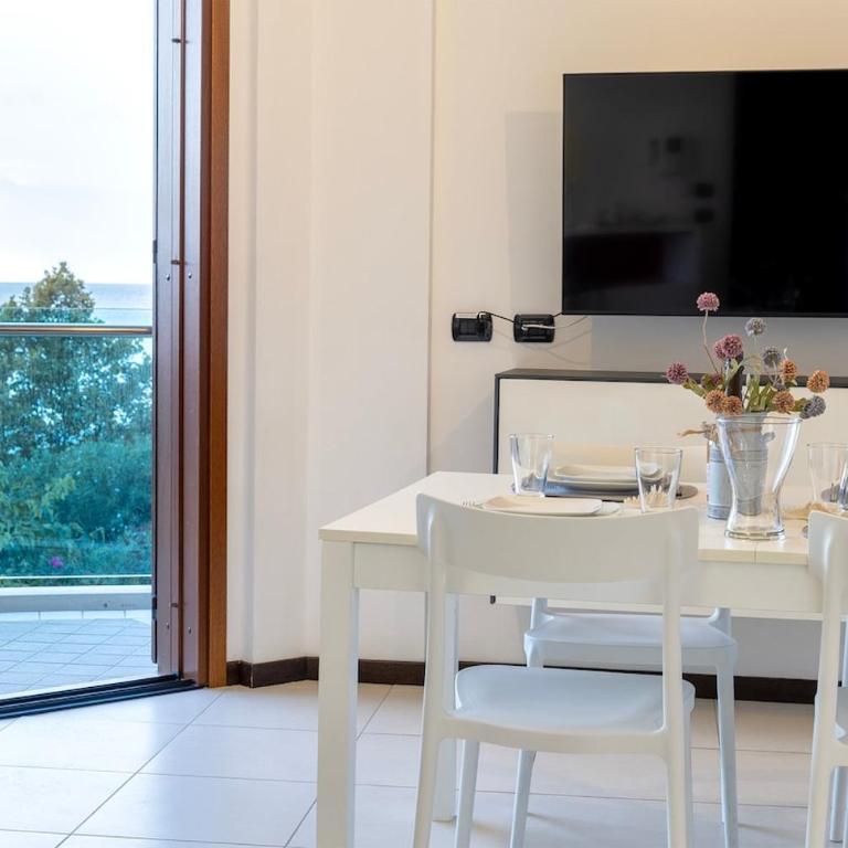 Casa Daneluzzi beachfront with terrace and garage - Two-Bedroom Apartment with Balcony - 24